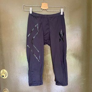 2XU cropped/capri 3/4 length compression tights